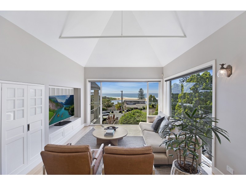 22 Clairvoux Road, Wamberal NSW 2260