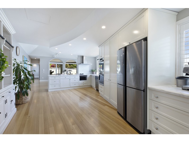 22 Clairvoux Road, Wamberal NSW 2260