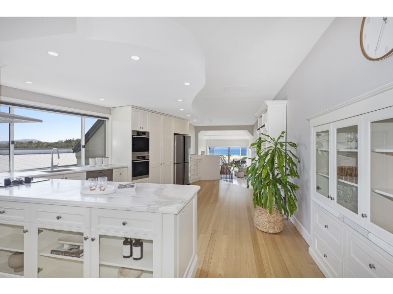 22 Clairvoux Road, Wamberal NSW 2260