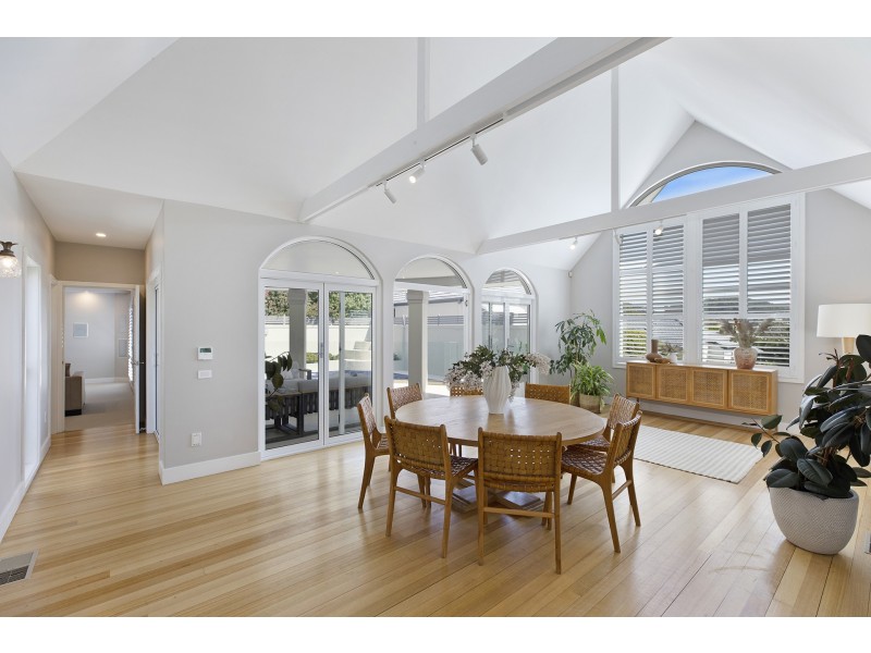 22 Clairvoux Road, Wamberal NSW 2260