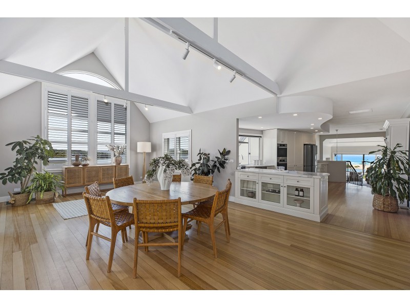 22 Clairvoux Road, Wamberal NSW 2260