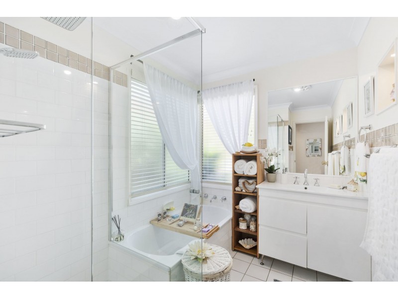 18 Stratford Park Drive, Terrigal NSW 2260