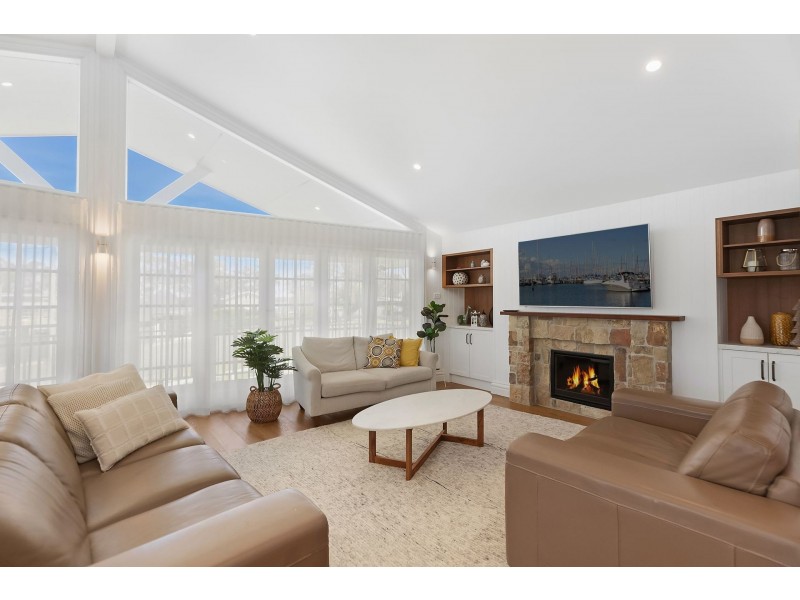 1 Buttaba Road, Brightwaters NSW 2264