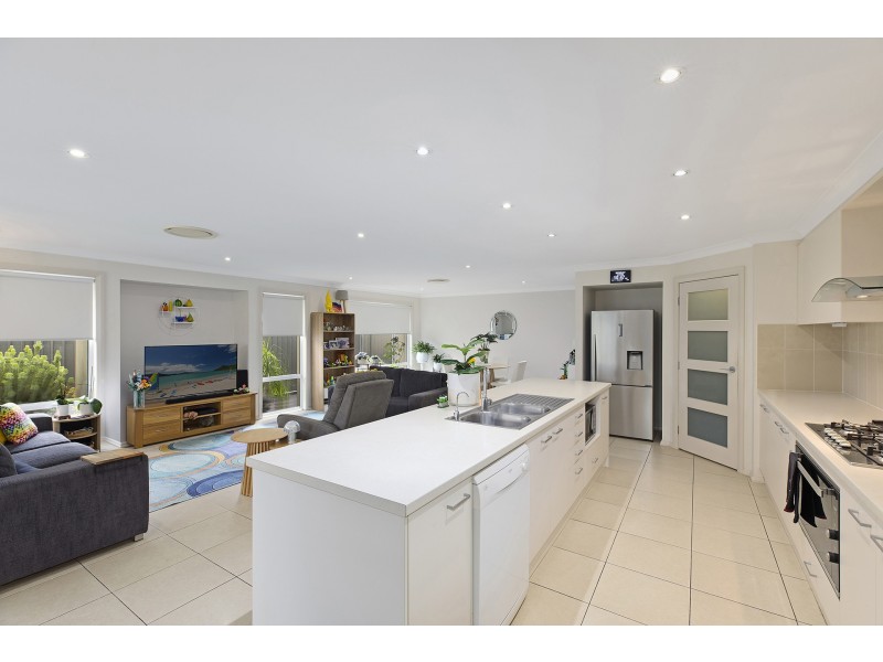 9 Queenscliff Place, Mardi NSW 2259