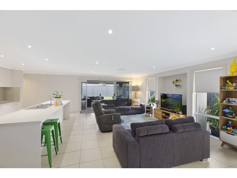 9 Queenscliff Place, Mardi NSW 2259