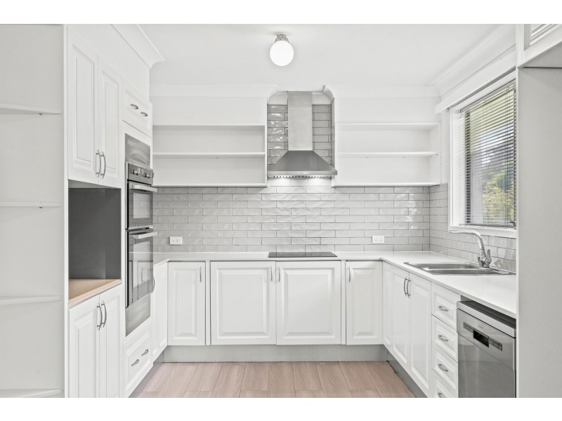 39 Noorong Avenue, Forresters Beach NSW 2260