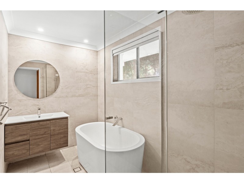 39 Noorong Avenue, Forresters Beach NSW 2260