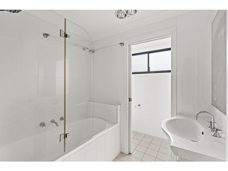 20 Caroline Street, East Gosford NSW 2250