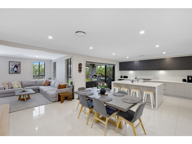 38 Mistview Circuit, Forresters Beach NSW 2260