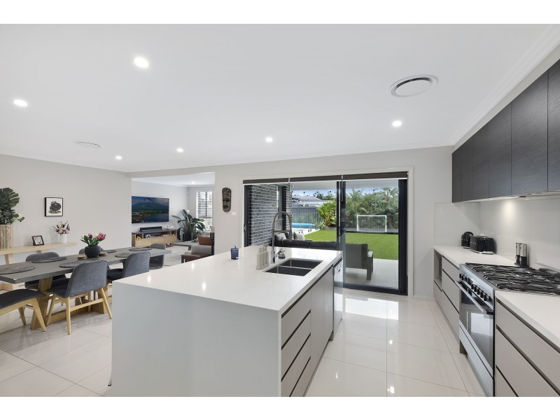 38 Mistview Circuit, Forresters Beach NSW 2260