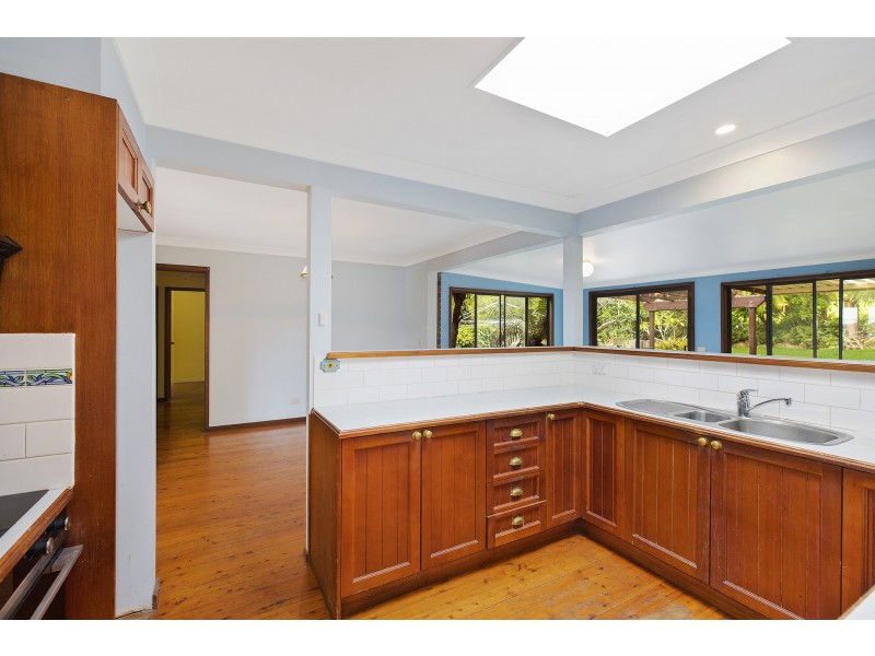 24 Hilltop Road, Wamberal NSW 2260