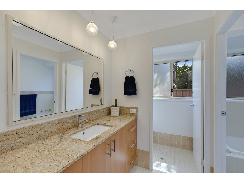 2/49a Wairakei Road, Wamberal NSW 2260