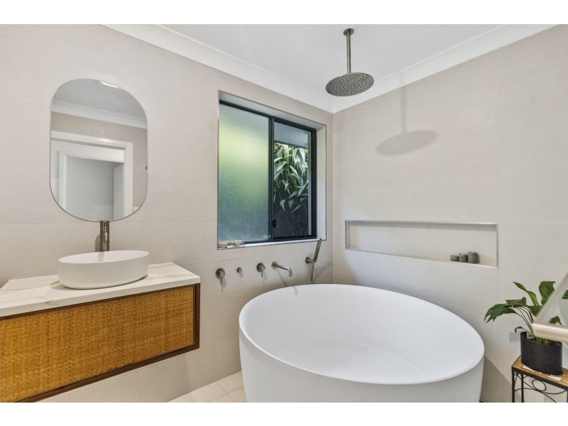 2/24 Boomerang Road, Terrigal NSW 2260