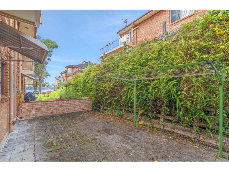7/15 Kurrawa Avenue, Point Clare NSW 2250