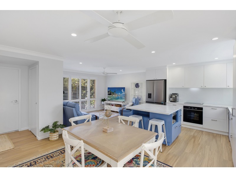 2/82 Ocean View Drive, Wamberal NSW 2260