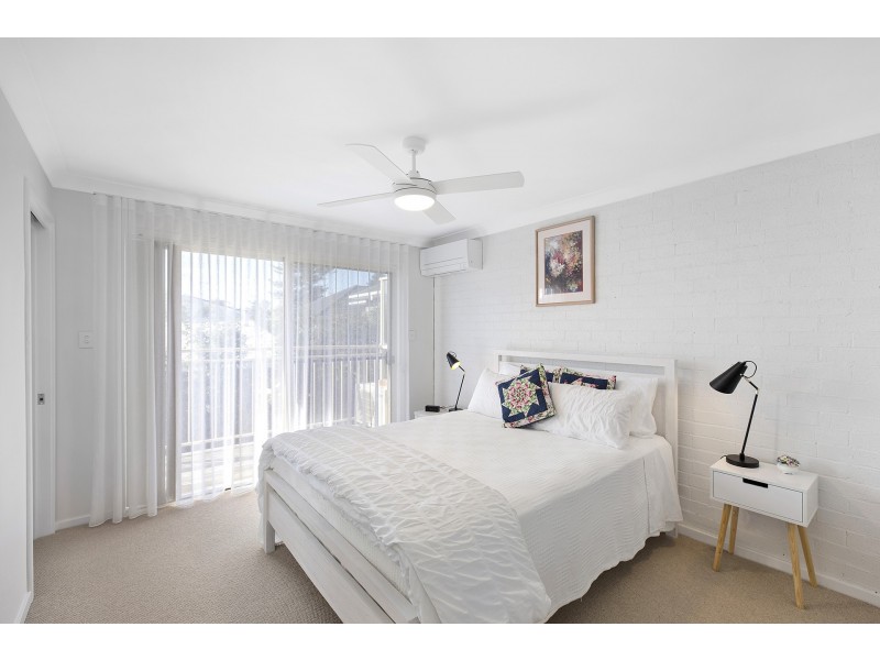 2/82 Ocean View Drive, Wamberal NSW 2260