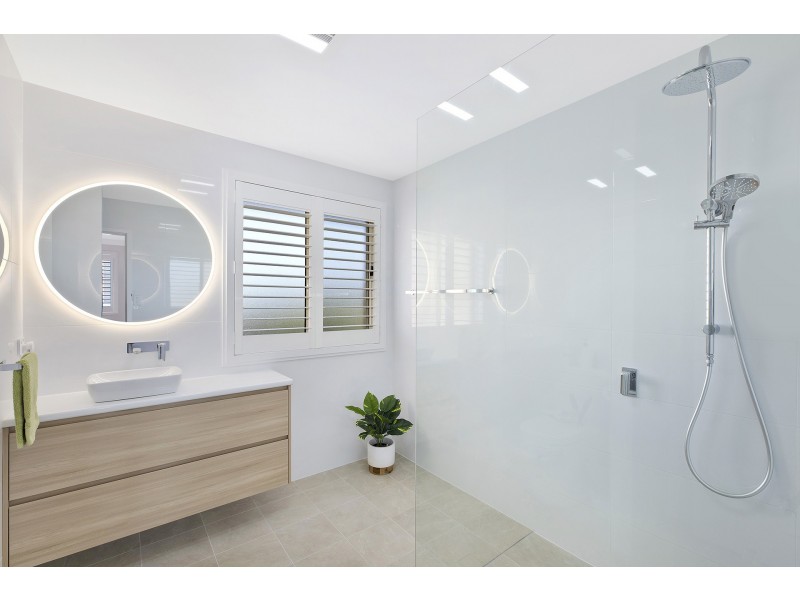 2/82 Ocean View Drive, Wamberal NSW 2260
