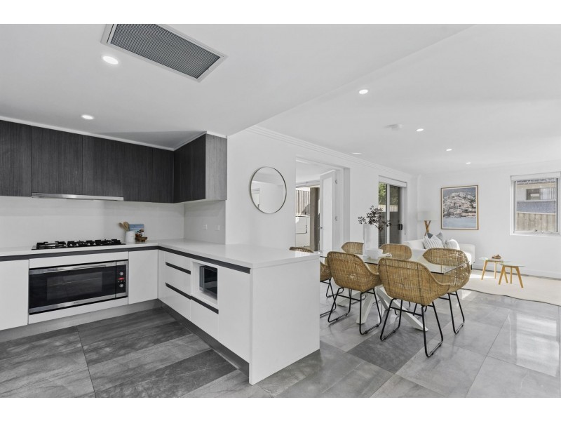 2/242 Terrigal Drive, Terrigal NSW 2260