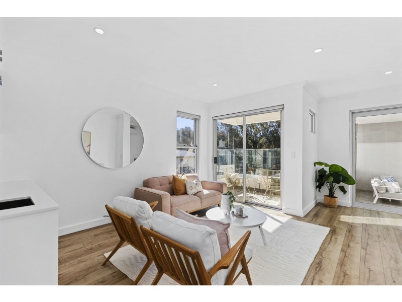 2/242 Terrigal Drive, Terrigal NSW 2260