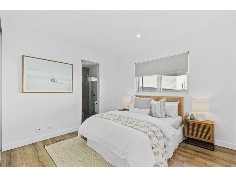 2/242 Terrigal Drive, Terrigal NSW 2260