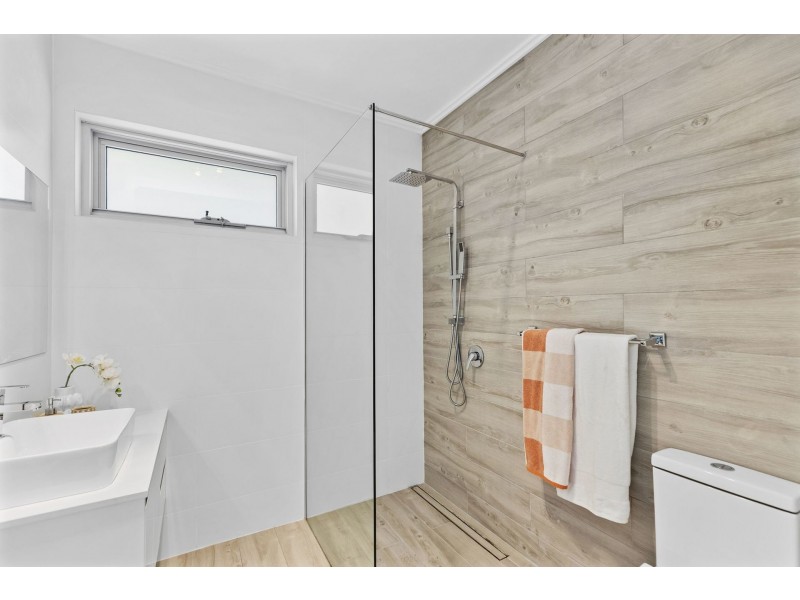 2/242 Terrigal Drive, Terrigal NSW 2260