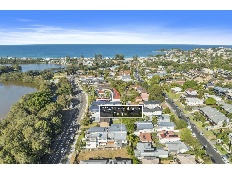 2/242 Terrigal Drive, Terrigal NSW 2260