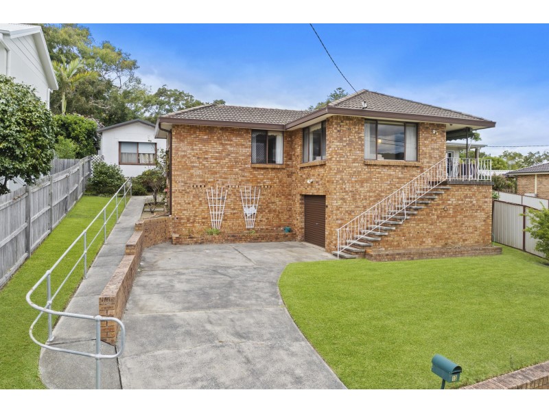 13 John Street, Forresters Beach NSW 2260
