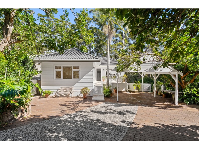 16 Bellevue Crescent, North Avoca NSW 2260