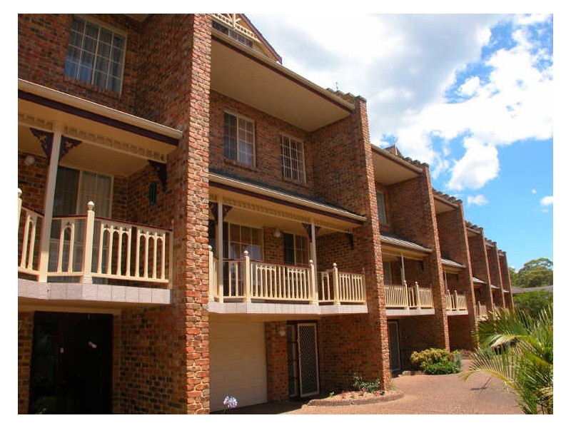 2/10 Whiting Avenue, Terrigal NSW 2260
