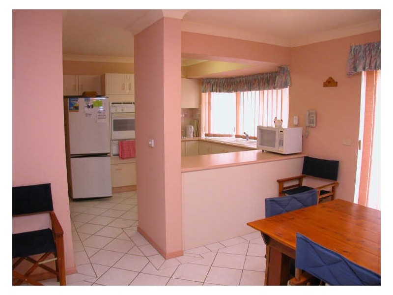 2/10 Whiting Avenue, Terrigal NSW 2260