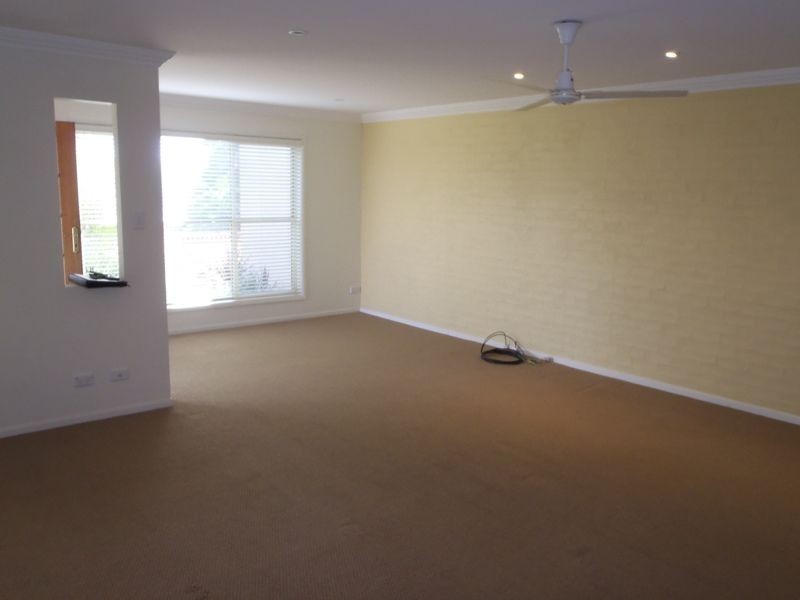 1/12 Dakara Avenue, Erina NSW 2250