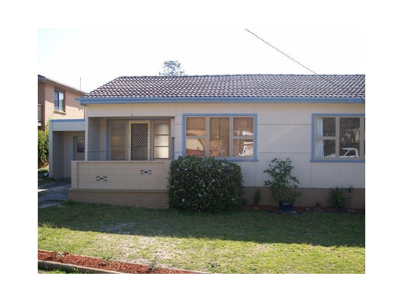 10 Calais Road, Wamberal NSW 2260