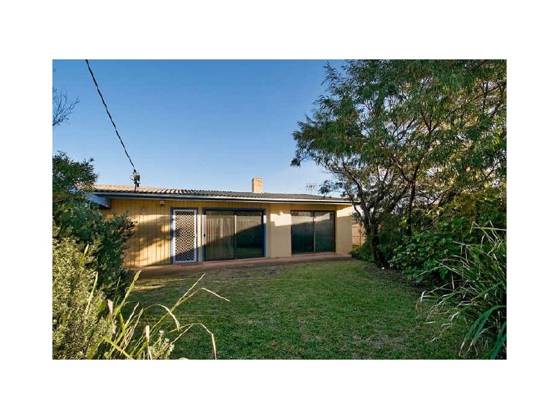 18 Bareena Avenue, North Avoca NSW 2260