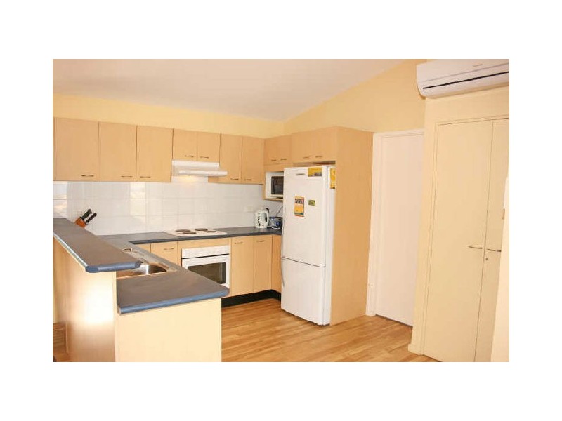 18 Bareena Avenue, North Avoca NSW 2260