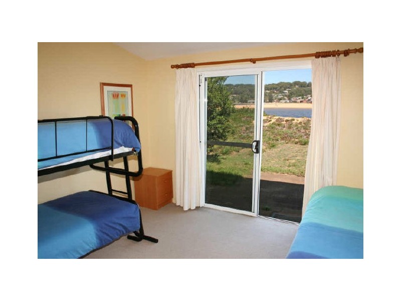 18 Bareena Avenue, North Avoca NSW 2260