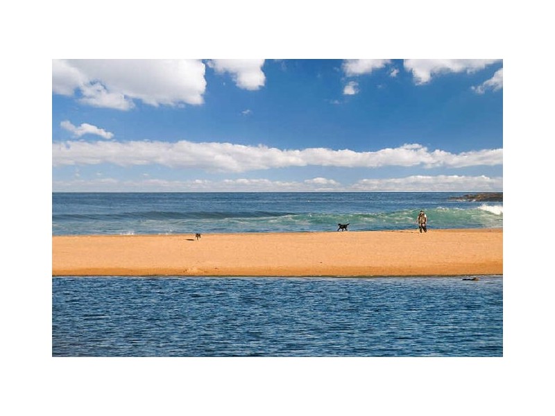 18 Bareena Avenue, North Avoca NSW 2260