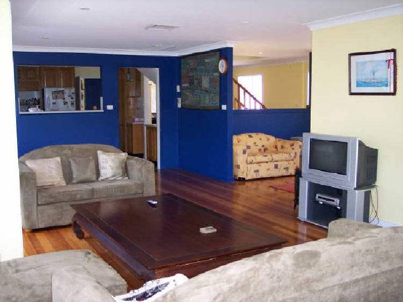 8 Noorong Avenue, Forresters Beach NSW 2260