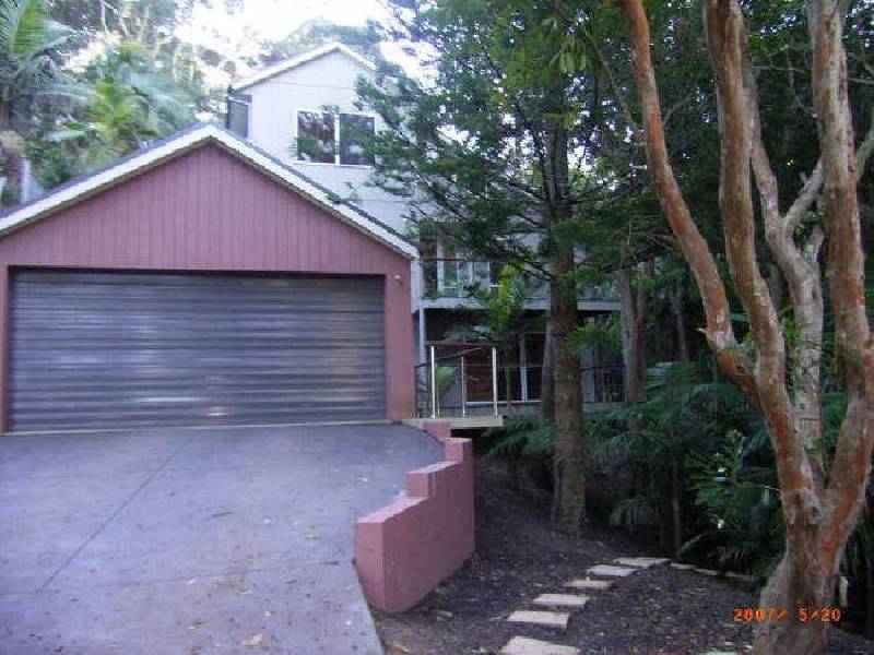 4 Easter Parade, North Avoca NSW 2260