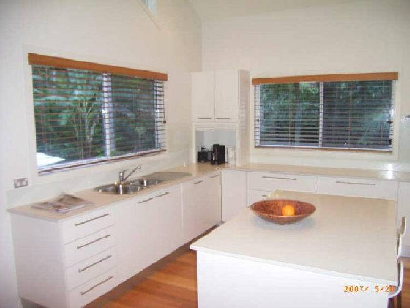 4 Easter Parade, North Avoca NSW 2260