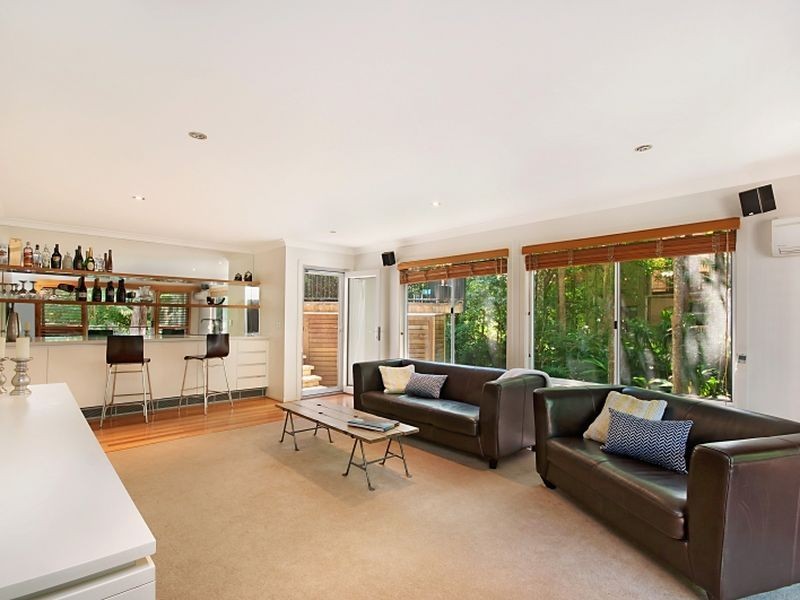 4 Easter Parade, North Avoca NSW 2260