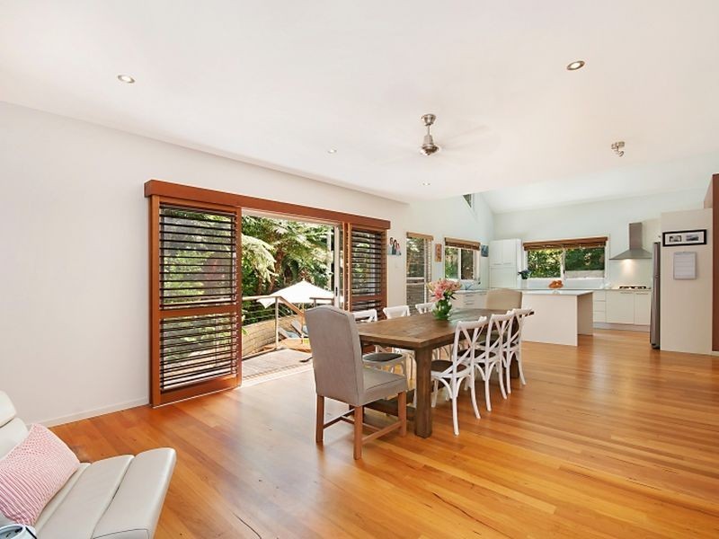 4 Easter Parade, North Avoca NSW 2260