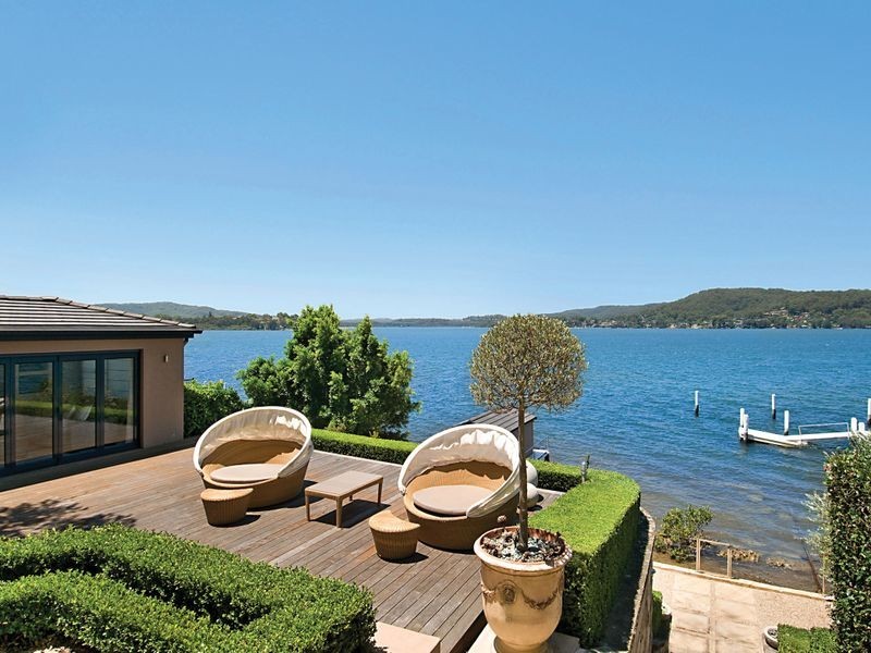 1 Albany Street, Point Frederick NSW 2250