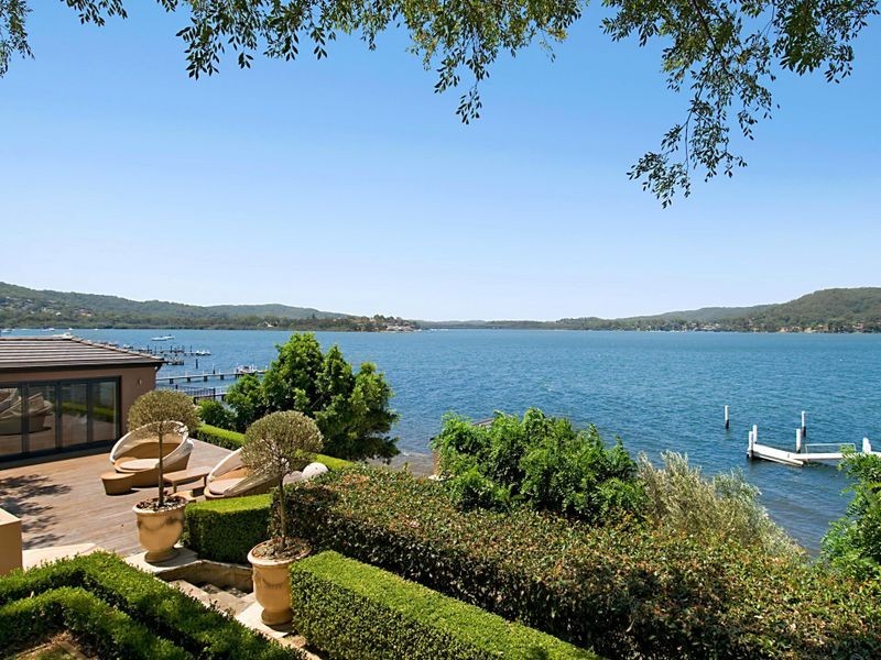 1 Albany Street, Point Frederick NSW 2250