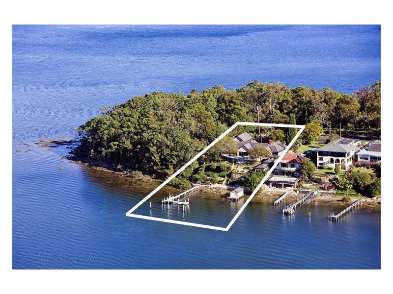 1 Albany Street, Point Frederick NSW 2250