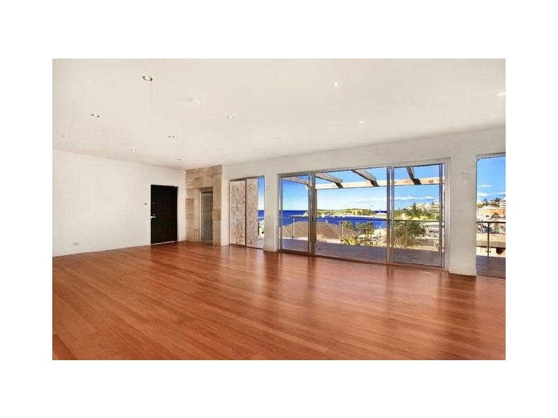 Unit 2/3 Hunter Crescent, Terrigal NSW 2260