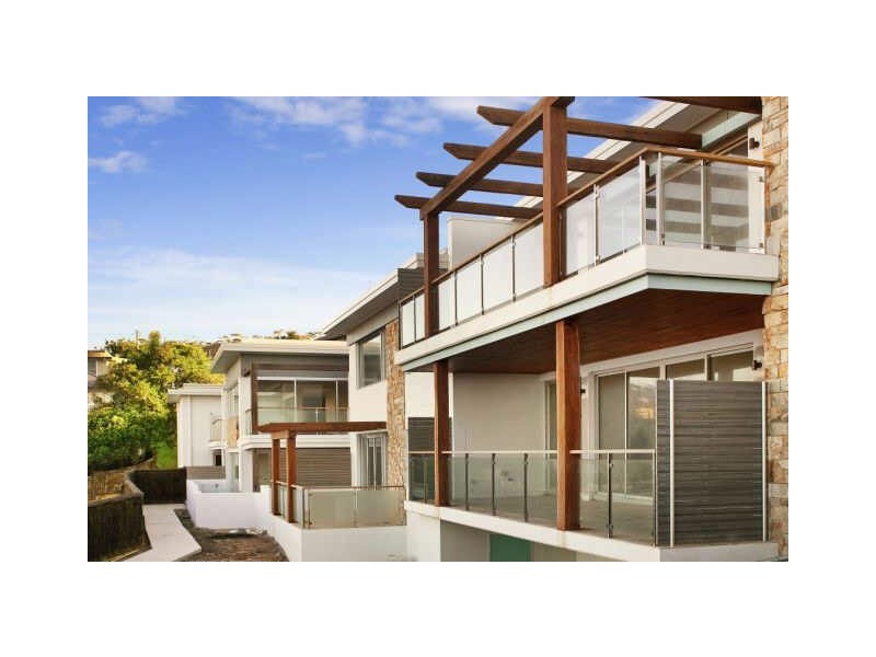 Unit 2/3 Hunter Crescent, Terrigal NSW 2260