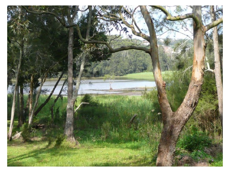 18 Lakeshore Drive, North Avoca NSW 2260