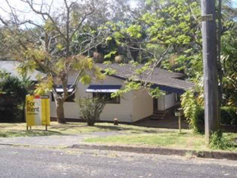 18 Lakeshore Drive, North Avoca NSW 2260