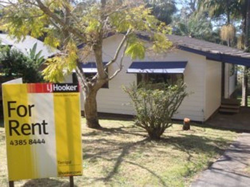 18 Lakeshore Drive, North Avoca NSW 2260