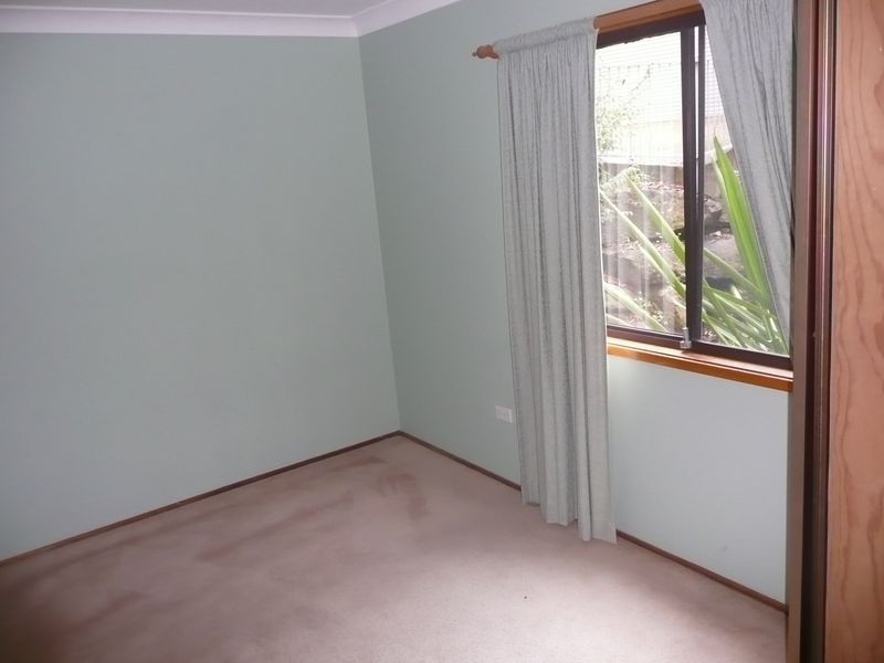 4 Harcourt Place, North Avoca NSW 2260